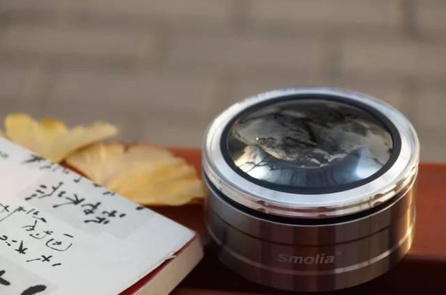传统放大镜 ▼ 不仅如此次小编为您推荐的3r多功能放大镜系列产品,还